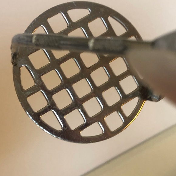 Vintage 1970s Avocado Green Potato Masher & Plastic Over-the-Glass Juicer  USA - Picture 6 of 10